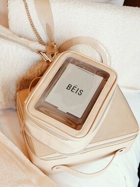 BEIS The On The Go Essential Case 
in Beige